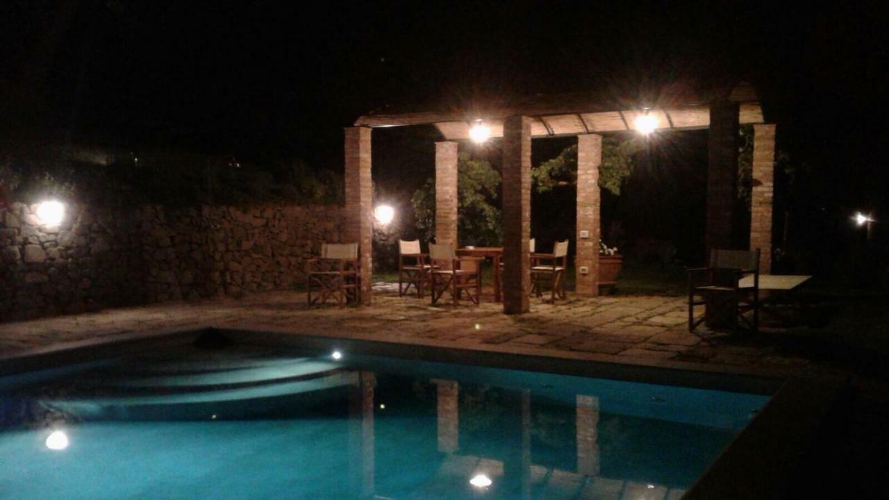 Podere La Fausta เซอราวาเลพิสโตเยเซ ภายนอก รูปภาพ